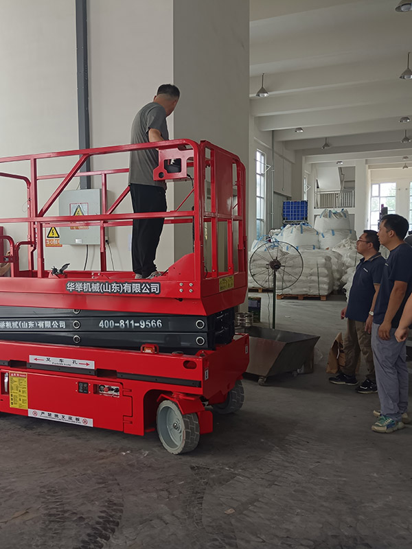 厂区维修用自行式登高车