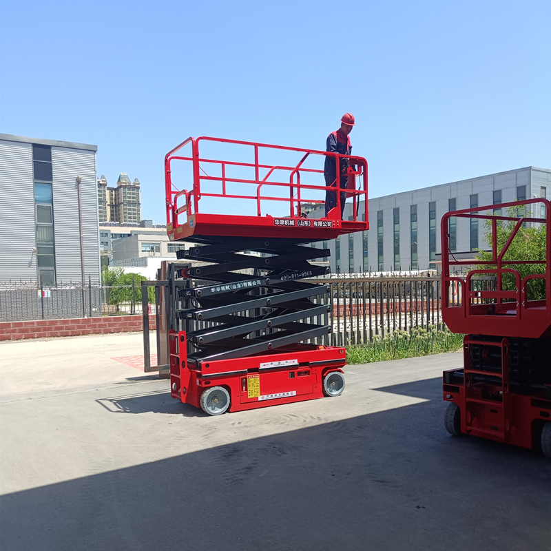 移动式高空作业升降机